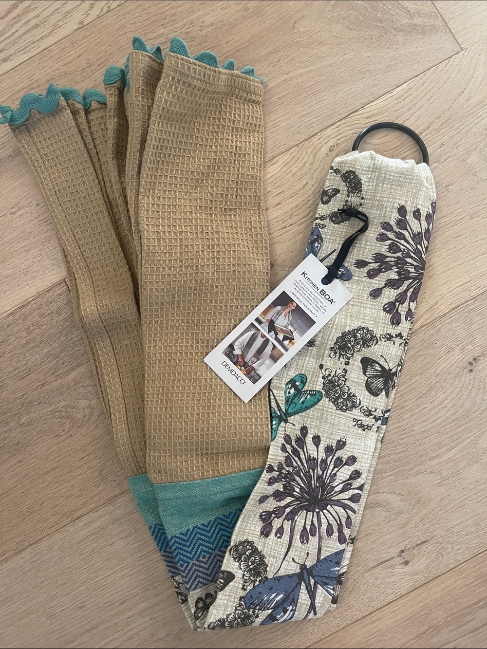 DEMDACO Floral & Butterfly Kitchen Boa NWT